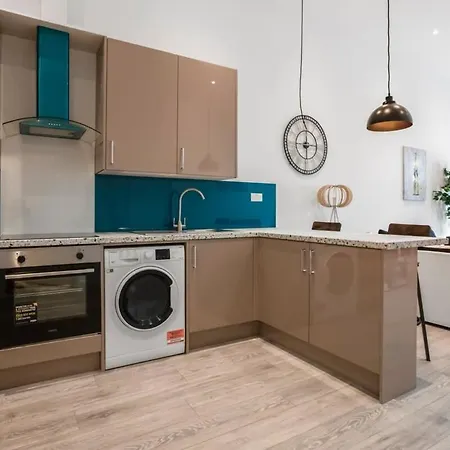 Contemporary 1 Bedroom Apartment In Central Woking Exterior photo