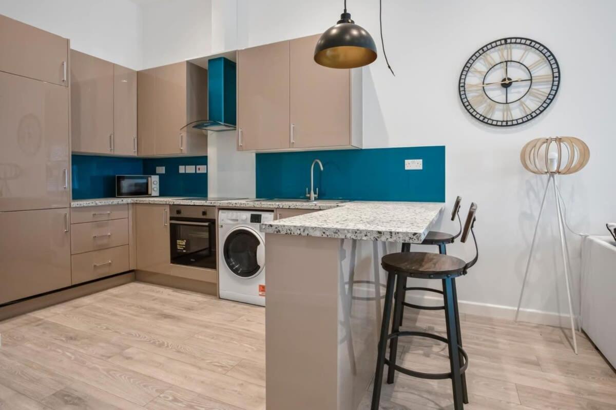 Apartment Contemporary 1 Bedroom In