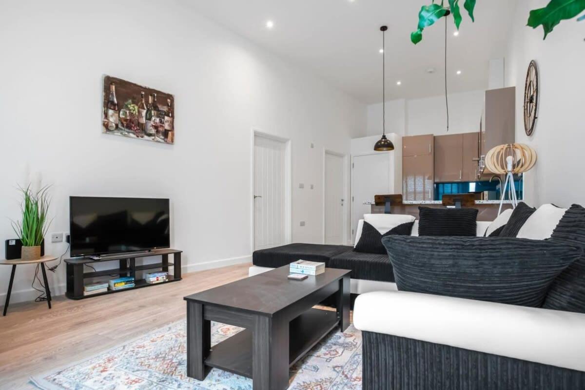 Contemporary 1 Bedroom In Woking